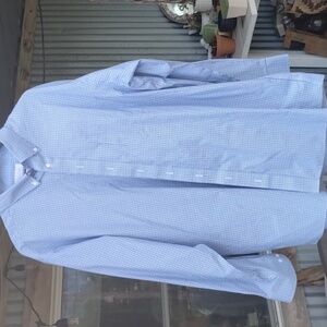 Roundtree & Yorke Light Blue Plaid Button Down Shirt - Like New